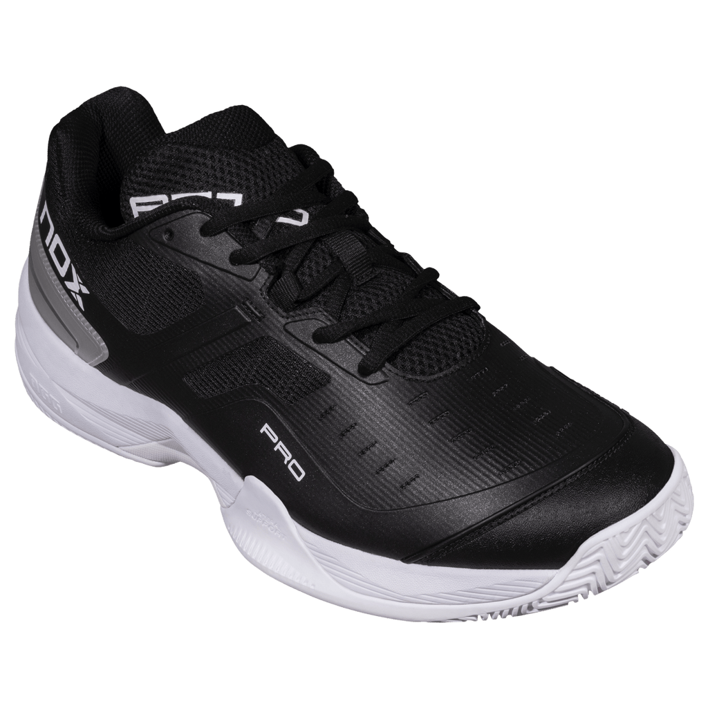 NOX AT10 Pro Black / White padelkenkä sivulta